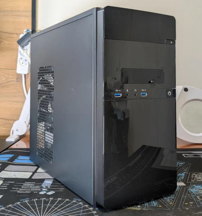 Käytetty kannettava tietokone - Fujitsu Lifebook UH572 - i5 & 8GB DDR3